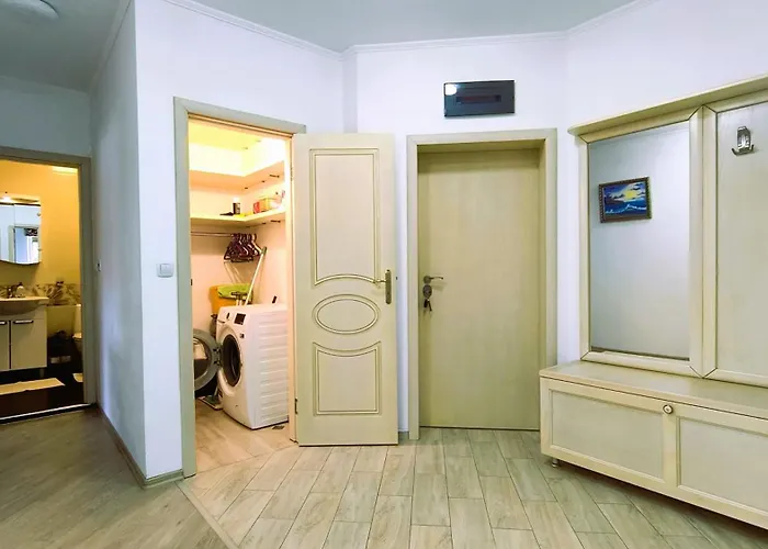 Cosy 2-bedroom Near The Road Apartmán