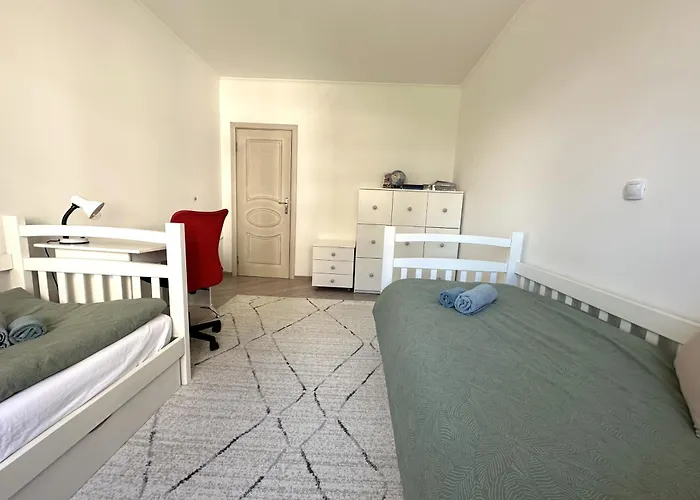 Cosy 2-bedroom Near The Road Apartmán