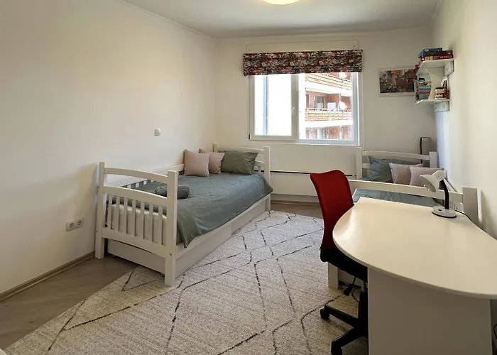 Cosy 2-bedroom Near The Road Apartmán *